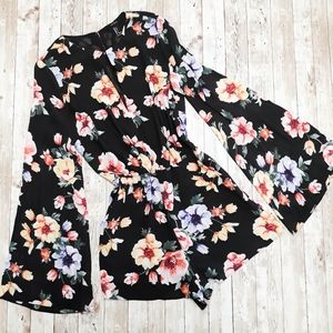 Forever 21 Longsleeve Wide Arm Floral Romp…